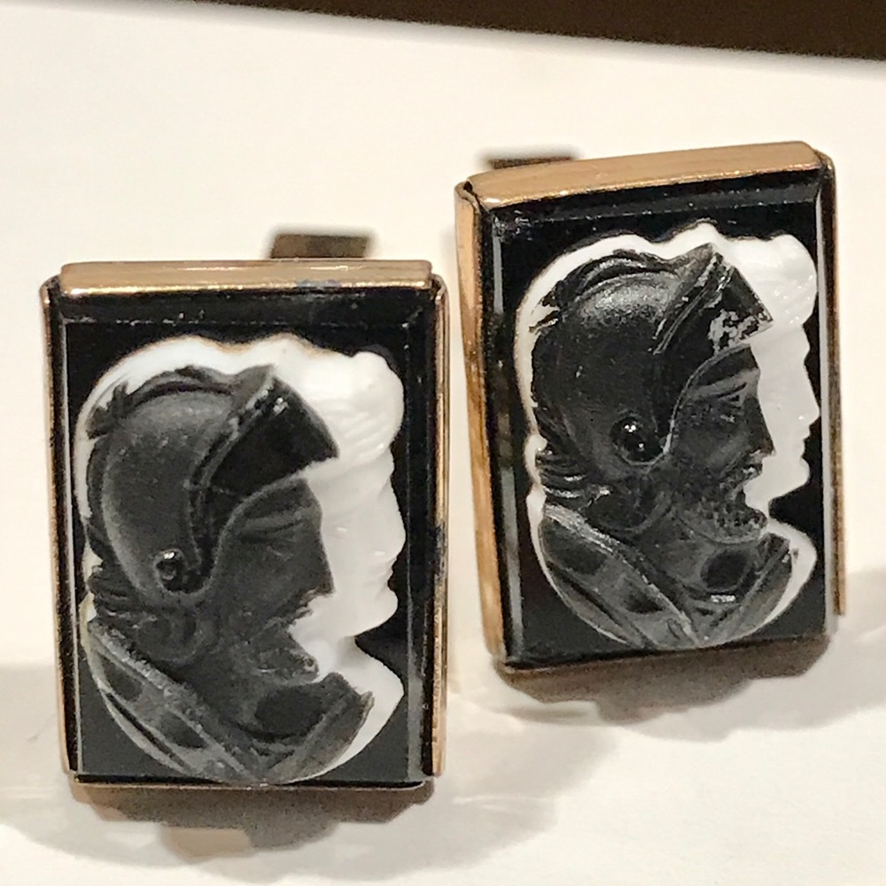 Black/White Cameo Gold Tone Vintage Cufflinks